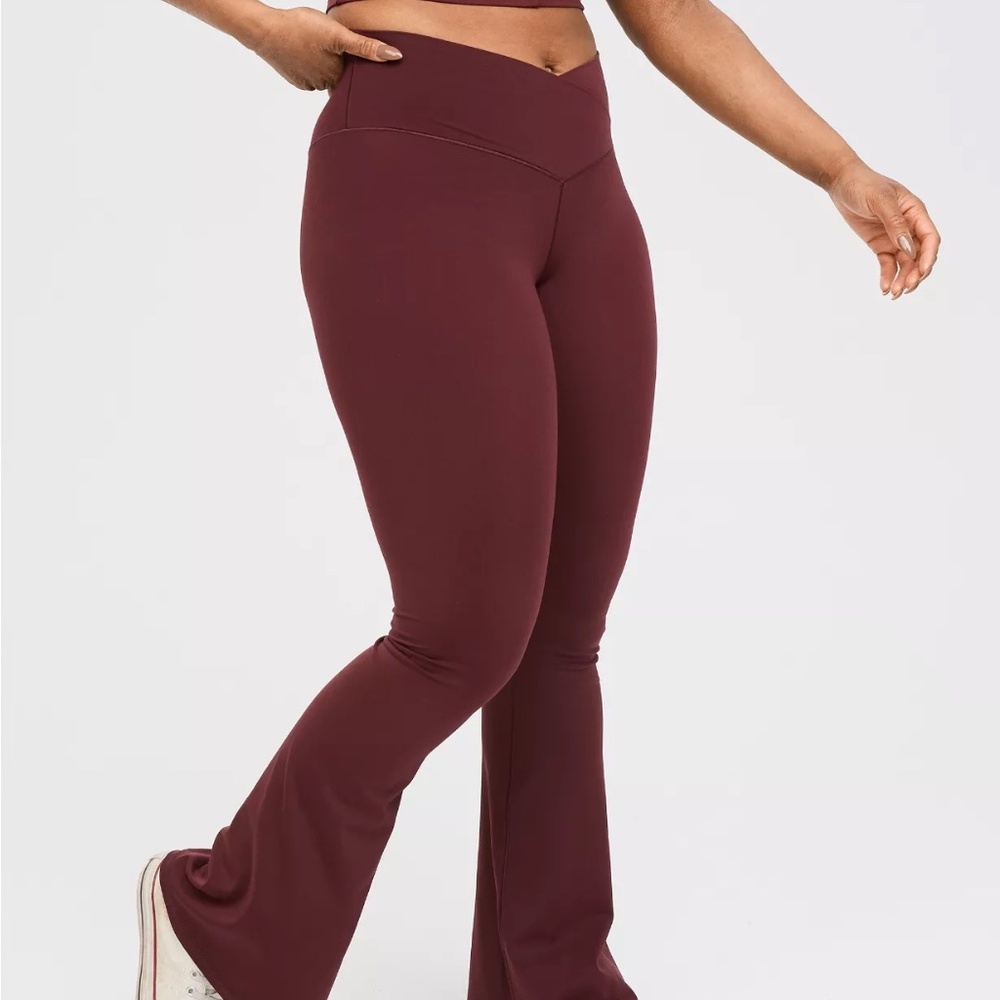 Aerie Offline Real Me Crossover Flare M High Waist Leggings Pants Royal Berry